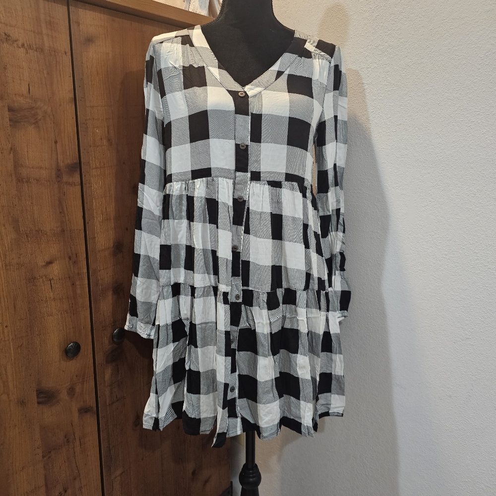 Chic Black and White Plaid Dress